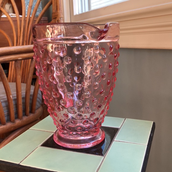Glass pitcher, pink with raised dots Perfect for Barbie Party - Picture 4 of 4